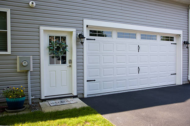 24/7 Emergency Garage Door Panel Replacement experts in Clark County County, KY